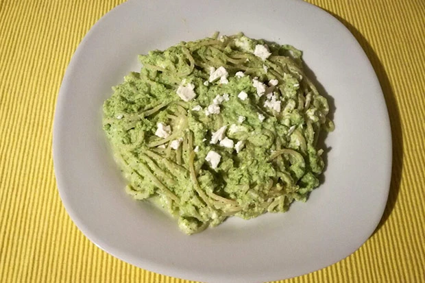 Dinkelspaghetti mit Brokkolisauce