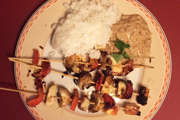 Vegetarische Satay Spieße