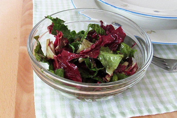Winterblattsalat in steirischer Vinaigrette