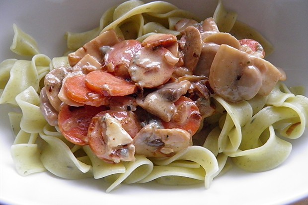 Nudeln mit Champignon-Gorgonzola-Soße