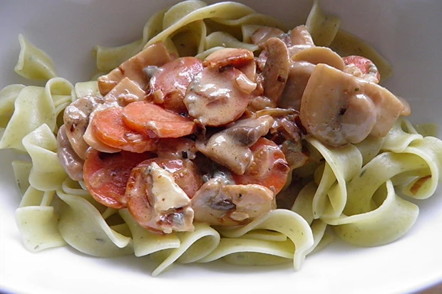 Nudeln mit Champignon-Gorgonzola-So&szlig;e
