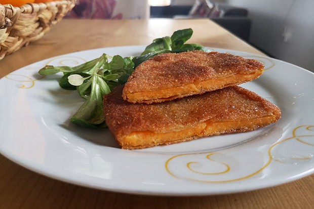 Panierte Süßkartoffelscheiben
