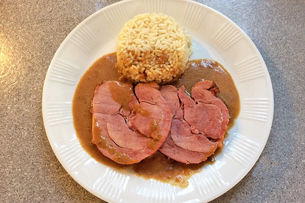 Putenrollbraten mit Pfeffersauce