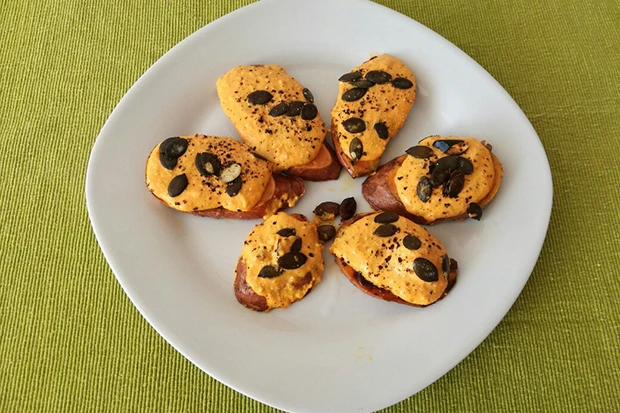 S&uuml;&szlig;kartoffel mit K&auml;sepesto