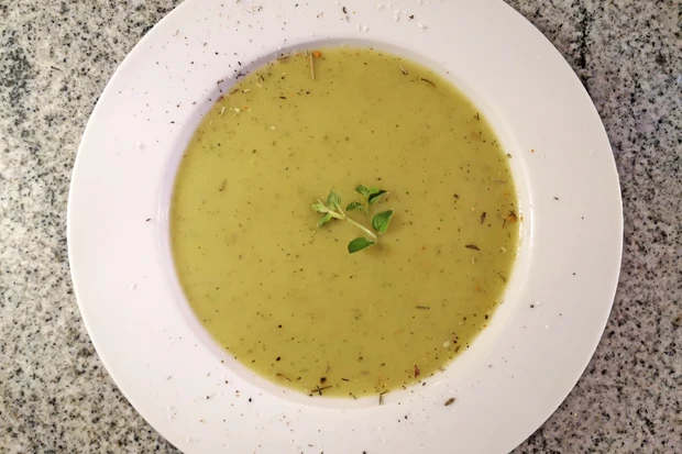 Provencialische Zucchinicremesuppe