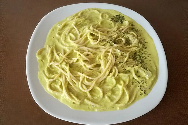 Spaghetti mit Zucchini-K&uuml;rbis-Sauce