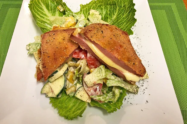 Leberk&auml;se Cordon-Bleu mit K&uuml;rbiskernpanade