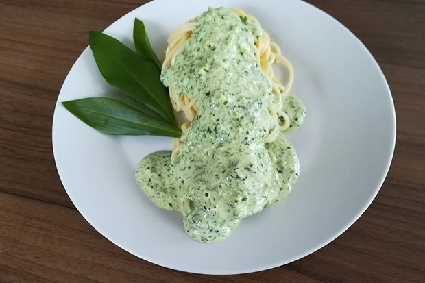 Spaghetti mit B&auml;rlauchsauce