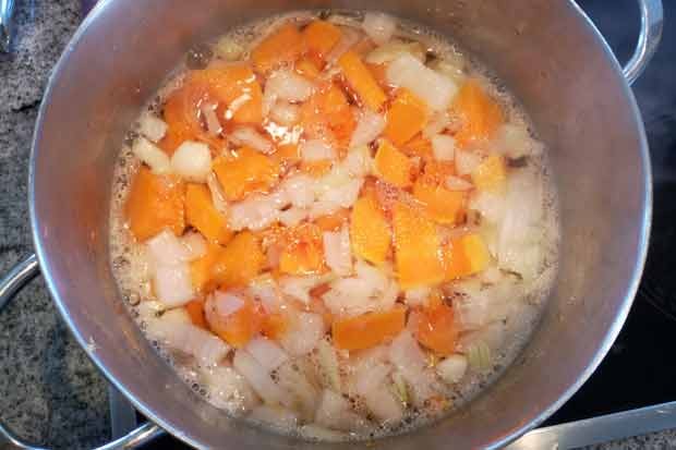 Butternuß-Kürbiscremesuppe
