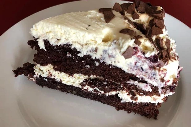 Ostertorte mit Eierlikör-Creme