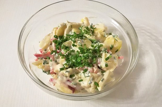 Kartoffelsalat mit Sauerrahm