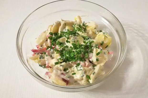 Kartoffelsalat mit Sauerrahm