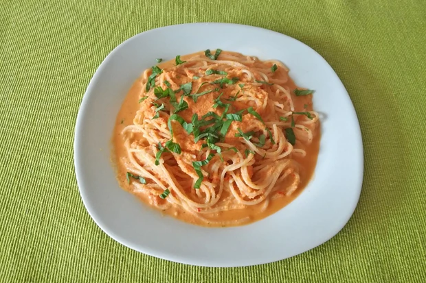 Spaghetti mit Gem&uuml;se-Mozzarella-Sauce