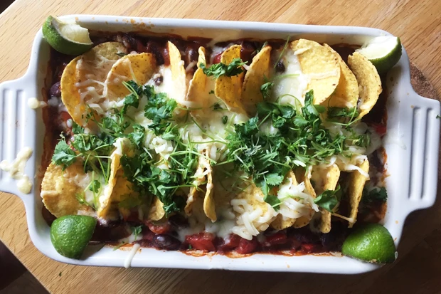 Gratiniertes vegetarisches Chili mit Nachos