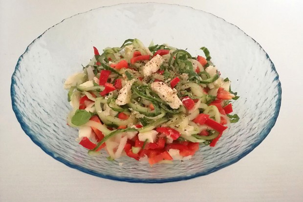Bunter Salat mit Mozzarella