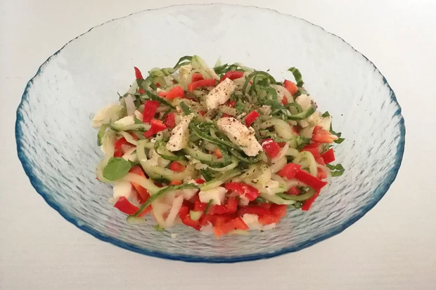 Bunter Salat mit Mozzarella