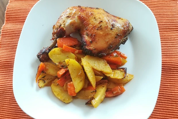H&uuml;hnerschenkel mit Kartoffel-Karotten