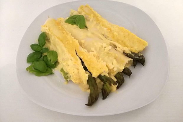 Überbackene Cannelloni mit grünem Spargel