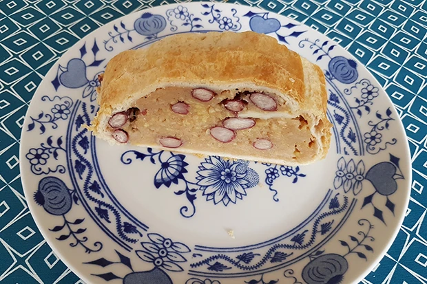 S&uuml;&szlig;er Bohnenstrudel mit &Auml;pfel