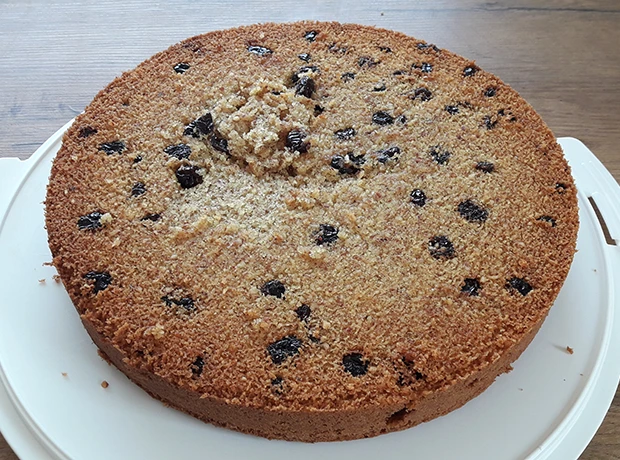 Haselnusskuchen mit Preiselbeeren