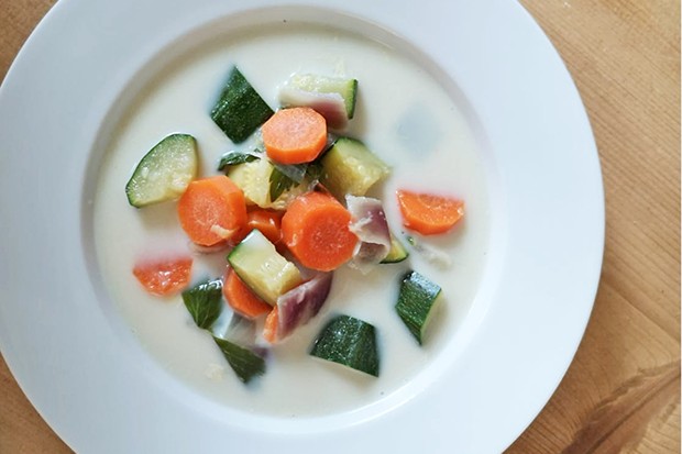 Gemüserahmsuppe