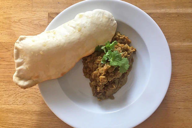 Indisches Dal mit gr&uuml;nen Linsen