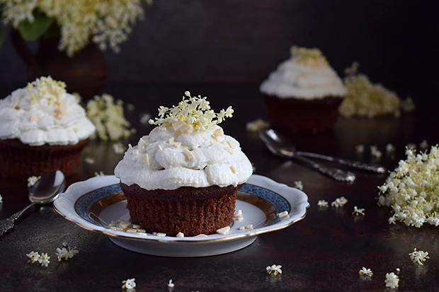 Holunderbl&uuml;tencupcakes