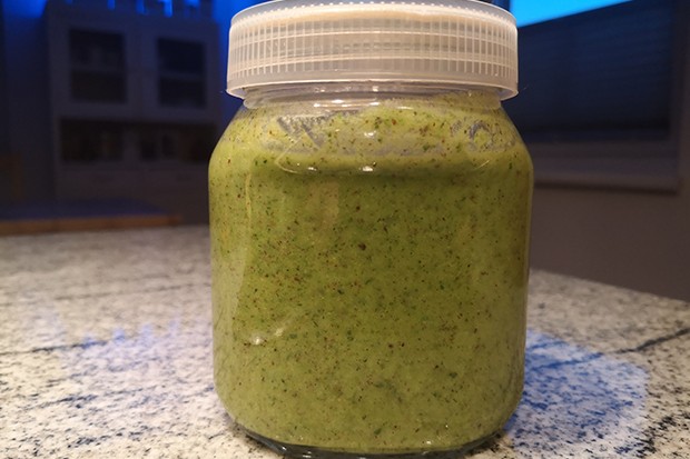 Kräuterpesto