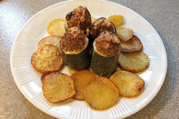 Gefüllte Zucchini mit Parmesankruste