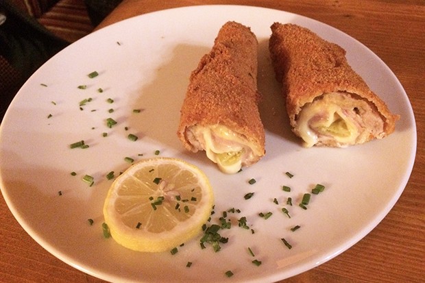Gerolltes-pikantes Schnitzel