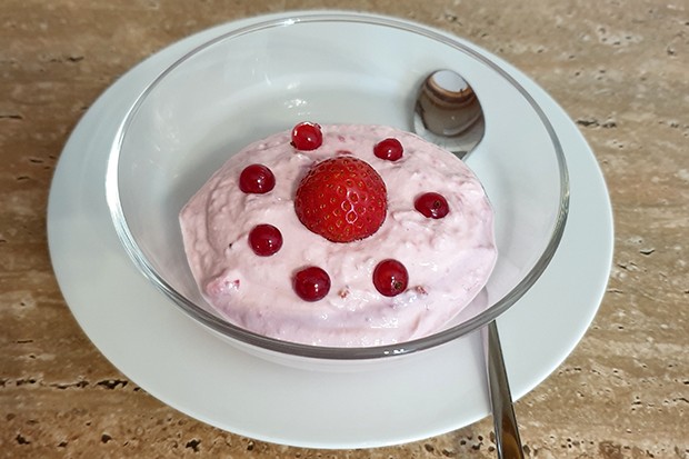 Beerentopfendessert