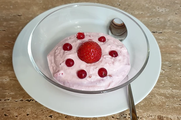 Beerentopfendessert