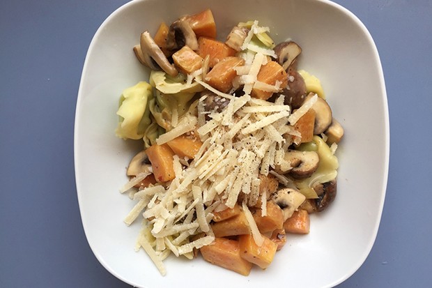 Pastasugo mit Kürbis und Champignons