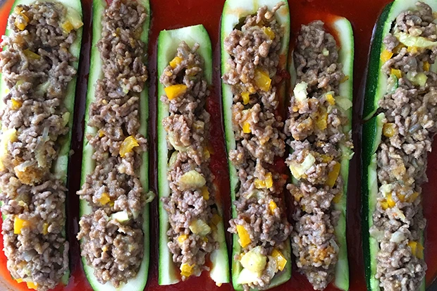 Gef&uuml;llte Zucchini mit Hackfleisch
