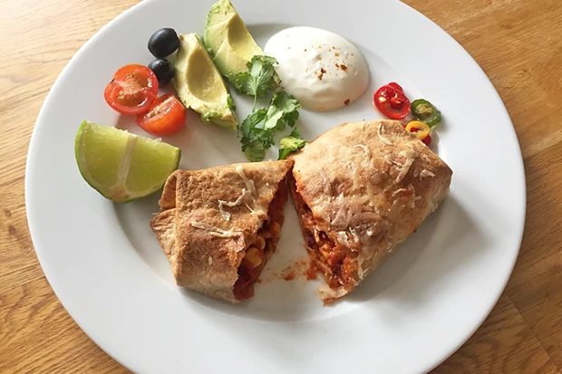 Mexikanische Bohnen-Mais-Burritos