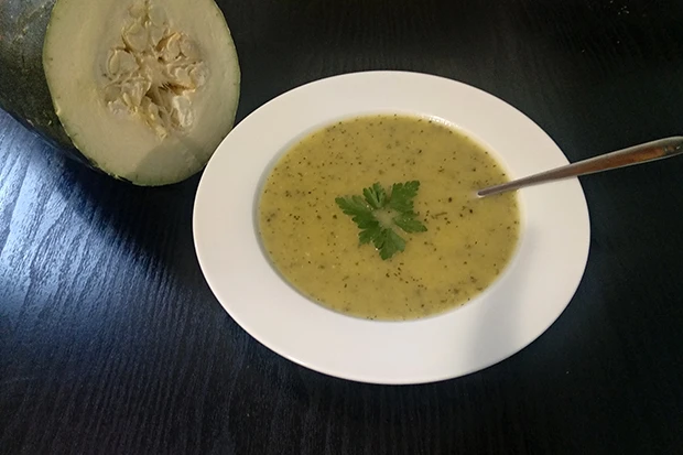 Orientalische Zucchini-Suppe mit Kardamom