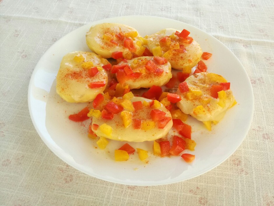 Mit Käse überbackene Kartoffel
