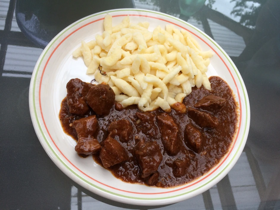 Schweinsgulasch nach Wiener Art