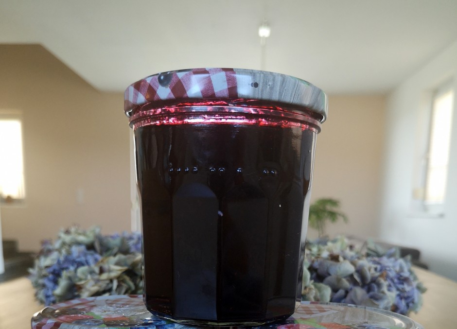 Waldbrombeerenmarmelade