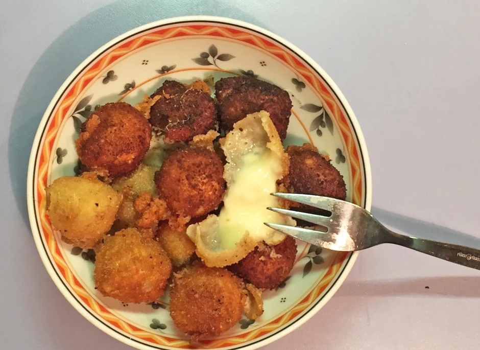 Frittierte Mozzarellabällchen
