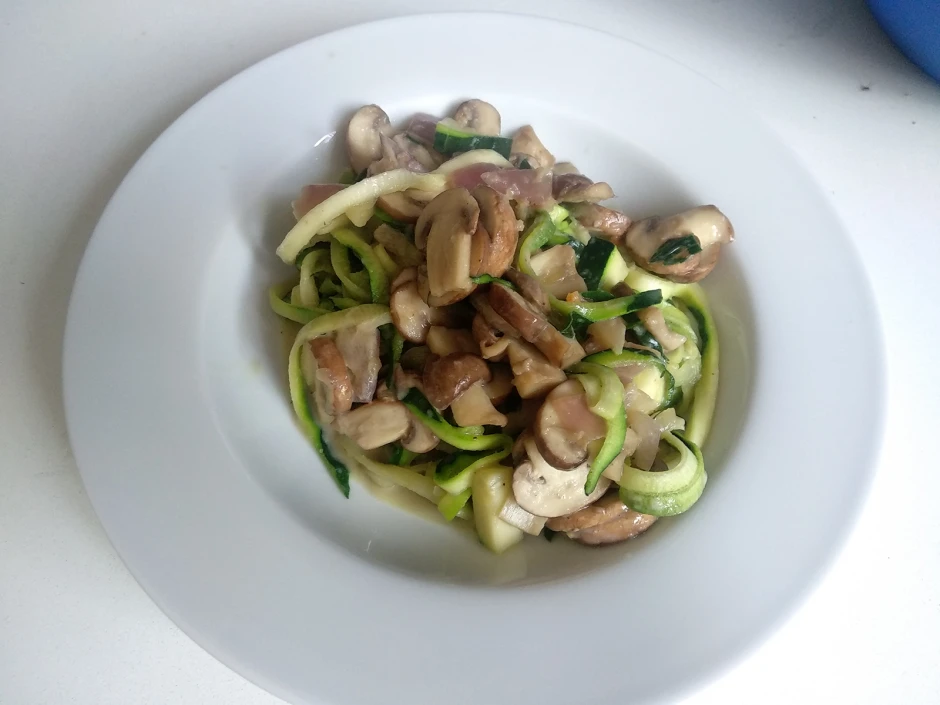 Zoodeln in Pilzsauce