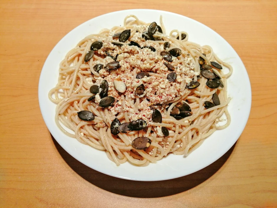 Dinkel-Spaghetti mit K&uuml;rbiskern&ouml;l-Pesto