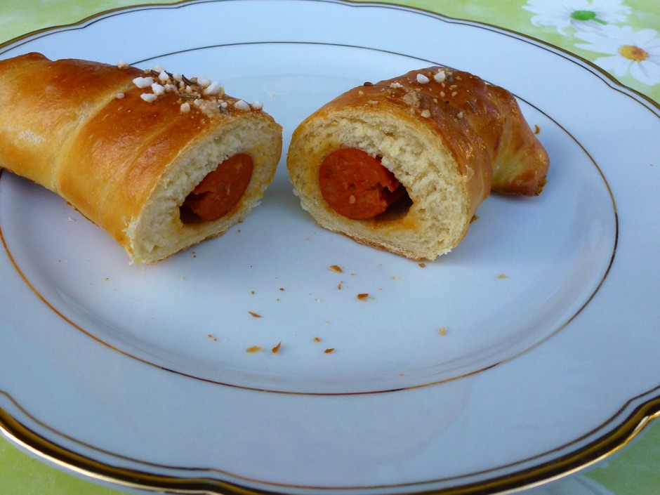 Eingebackene Würstel
