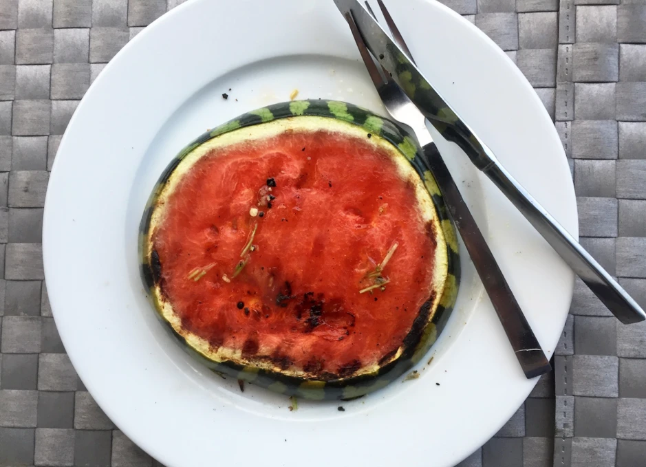 Gegrillte Wassermelone mit Honig und Thymian