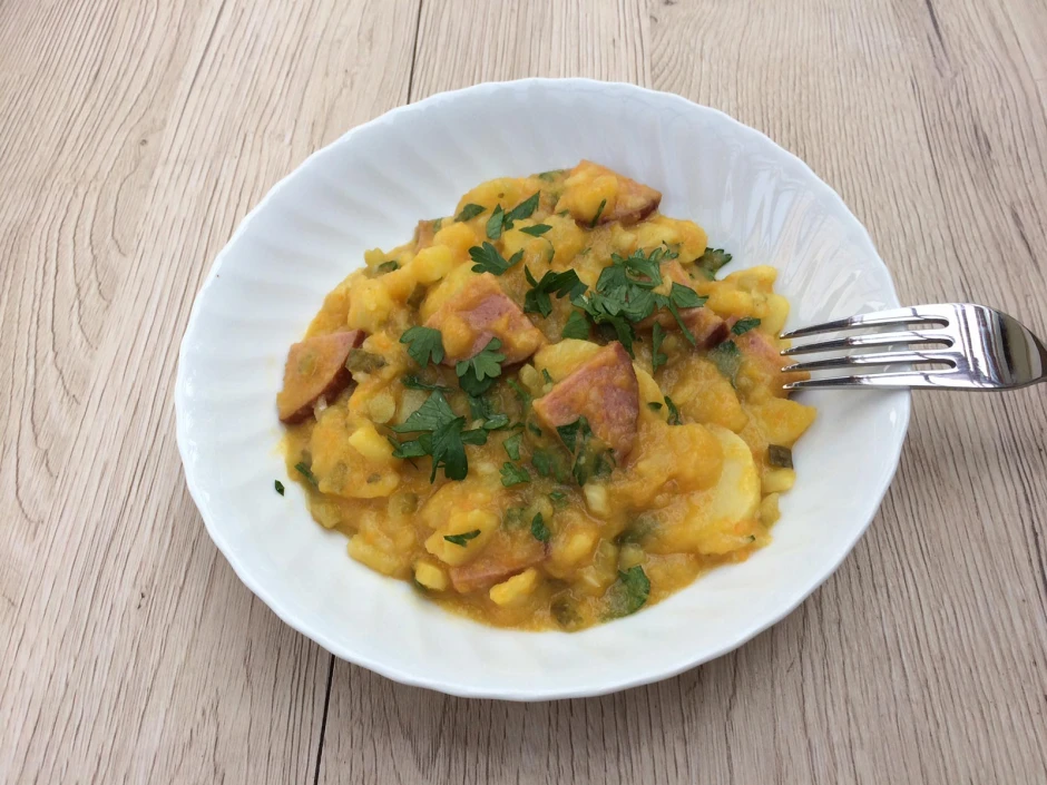 Eingebrannte Erdäpfel mit Wurst