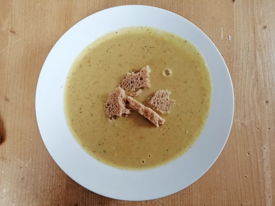 Eierschwammerlsuppe mit Kräuter