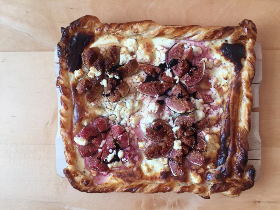 Pikante Feigentarte mit Schafkäse