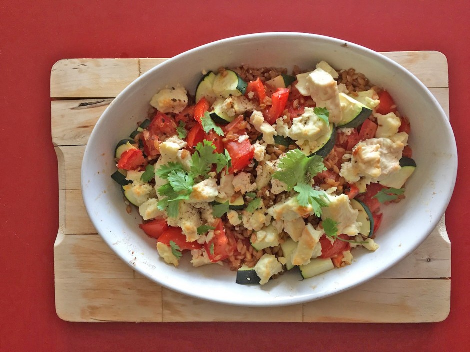 Einkorn mit Tomaten, Zucchini und Feta überbacken