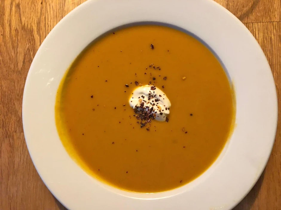 Süßkartoffelsuppe mit Curry