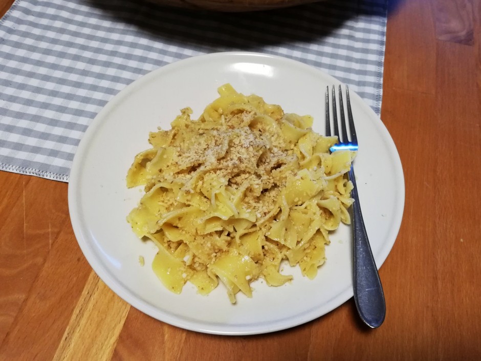Schnelle Nussnudeln